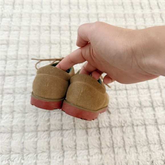 Vintage Kids University Tan Shoes with Red Soles - Picture 3 of 4